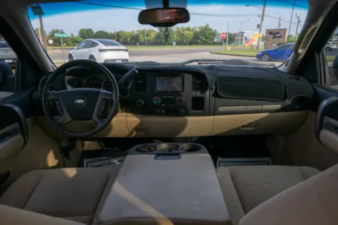 Photos of 2007 Chevrolet Silverado 1500 LT w/2LT for sale in Evansville, IN at Lux Motors