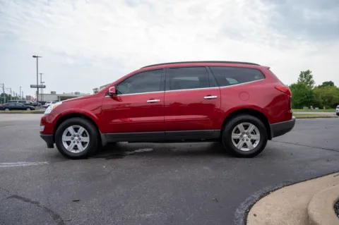 More photos of 2012 Chevrolet Traverse LT w/1LT at Lux Motors, IN