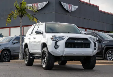 White 2020 Toyota 4Runner SR5 Premium for sale in Evansville, IN