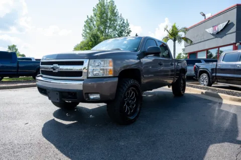 Another view of 2007 Chevrolet Silverado 1500 LT w/2LT for sale in Evansville, IN at Lux Motors