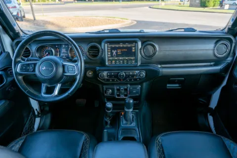 Photos of 2022 Jeep Gladiator High Altitude for sale in Evansville, IN at Lux Motors