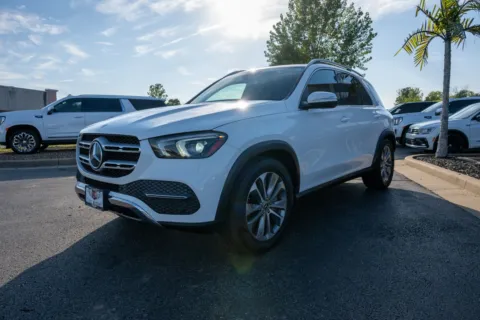 More photos of 2020 Mercedes-Benz GLE 450 at Lux Motors, IN