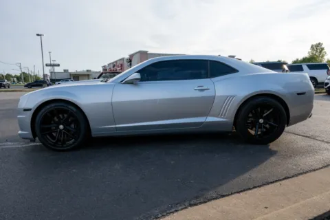 More photos of 2011 Chevrolet Camaro 2SS at Lux Motors, IN