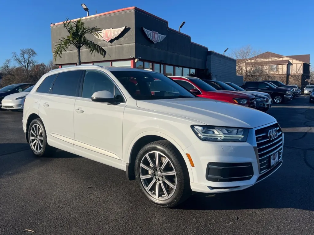 Used 2017 Audi Q7 Premium Plus for sale in Evansville, IN at Lux
