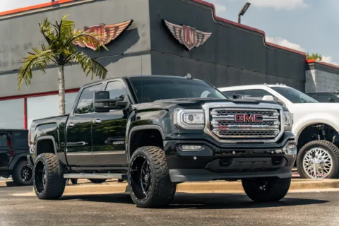 Black 2017 GMC Sierra 1500 SLT for sale in Evansville, IN