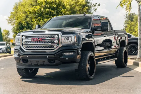 More photos of 2017 GMC Sierra 1500 SLT at Lux Motors, IN