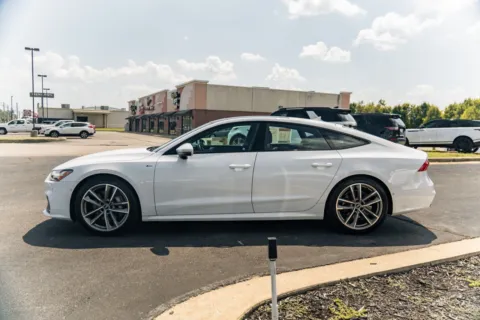 More photos of 2022 Audi A7 Premium Plus at Lux Motors, IN