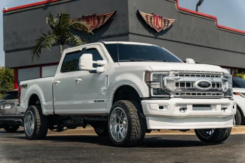 White 2022 Ford Super Duty F-250 SRW LARIAT for sale in Evansville, IN