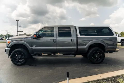 More photos of 2012 Ford Super Duty F-250 SRW Lariat at Lux Motors, IN