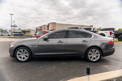 More photos of 2016 Jaguar XF 35t Premium at Lux Motors, IN