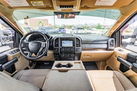 Photos of 2017 Ford Super Duty F-250 SRW XLT for sale in Evansville, IN at Lux Motors