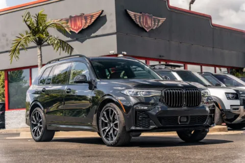 Black 2021 BMW X7 xDrive40i for sale in Evansville, IN