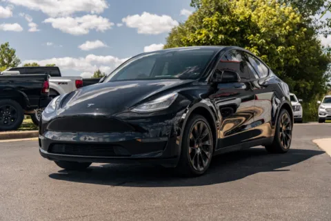 More photos of 2023 Tesla Model Y Long Range at Lux Motors, IN