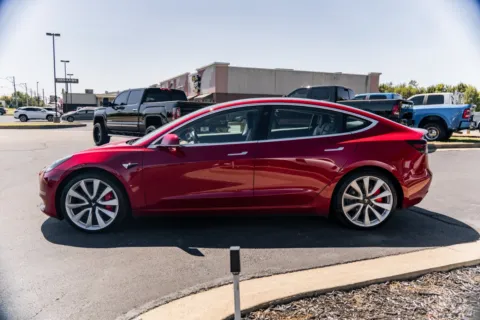 More photos of 2018 Tesla Model 3 Performance at Lux Motors, IN