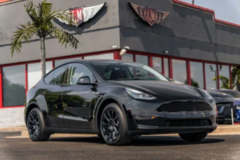 Black 2023 Tesla Model Y Long Range for sale in Evansville, IN