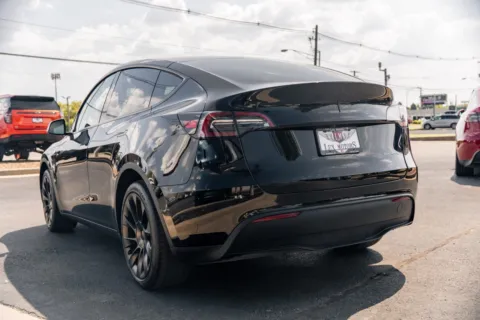 More photos of 2023 Tesla Model Y Long Range at Lux Motors, IN