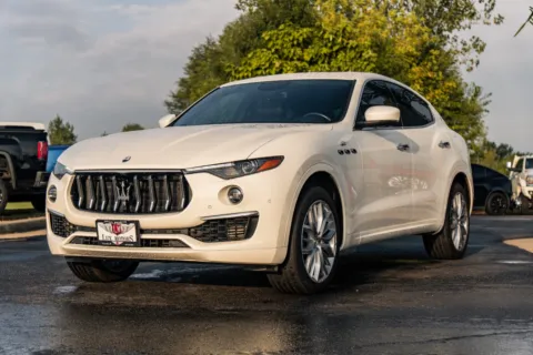 More photos of 2022 Maserati Levante GT at Lux Motors, IN