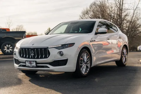 More photos of 2022 Maserati Levante GT at Lux Motors, IN
