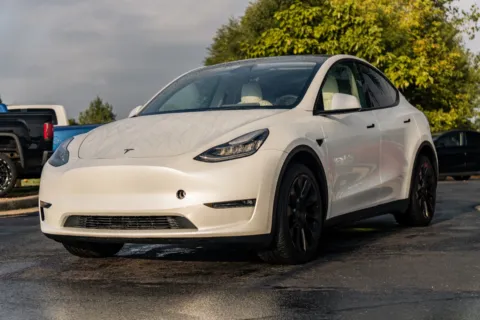 More photos of 2023 Tesla Model Y Long Range at Lux Motors, IN