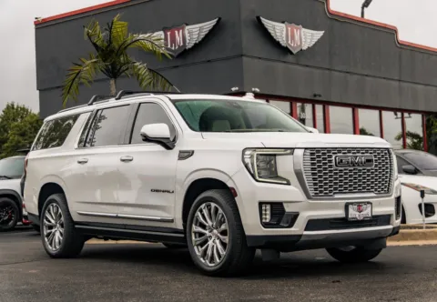 White 2022 GMC Yukon XL Denali for sale in Evansville, IN