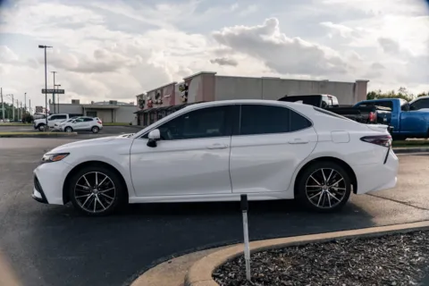 More photos of 2021 Toyota Camry SE at Lux Motors, IN