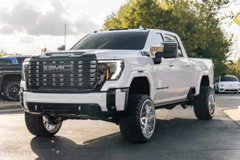 More photos of 2025 GMC Sierra 2500HD Denali Ultimate at Lux Motors, IN