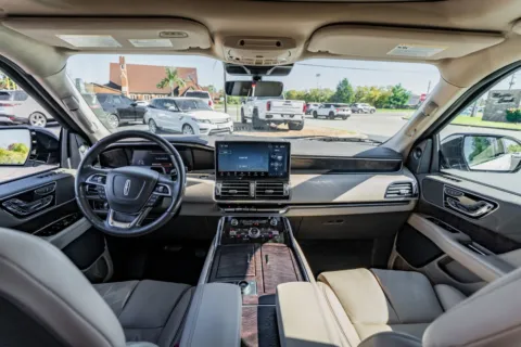 Photos of 2022 Lincoln Navigator Reserve for sale in Evansville, IN at Lux Motors