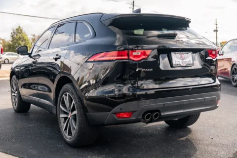 More photos of 2018 Jaguar F-PACE 20d Prestige at Lux Motors, IN