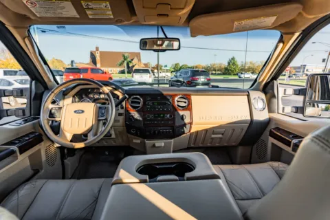 Photos of 2008 Ford Super Duty F-250 SRW Lariat for sale in Evansville, IN at Lux Motors