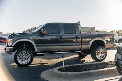 More photos of 2008 Ford Super Duty F-250 SRW Lariat at Lux Motors, IN