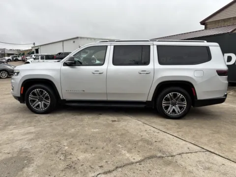 More photos of 2023 Jeep Wagoneer L Series II at Braden Chrysler Dodge Jeep Ram, OH