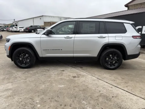 More photos of 2025 Jeep Grand Cherokee L Altitude X at Braden Chrysler Dodge Jeep Ram, OH