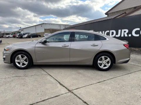 More photos of 2024 Chevrolet Malibu LT at Braden Chrysler Dodge Jeep Ram, OH