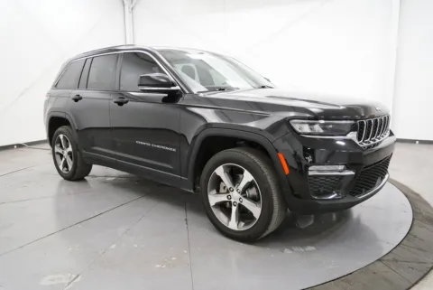 Black 2023 Jeep Grand Cherokee Limited for sale in Gallipolis, OH