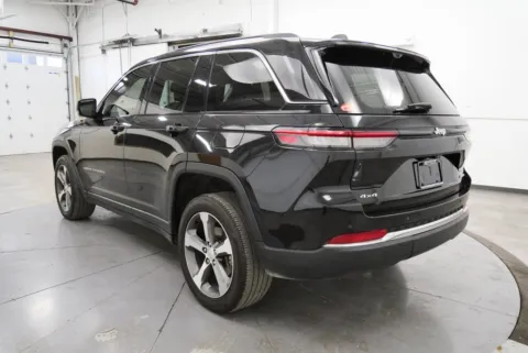 More photos of 2023 Jeep Grand Cherokee Limited at Braden Chrysler Dodge Jeep Ram, OH