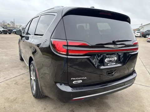 More photos of 2026 Chrysler Pacifica Pinnacle at Braden Chrysler Dodge Jeep Ram, OH