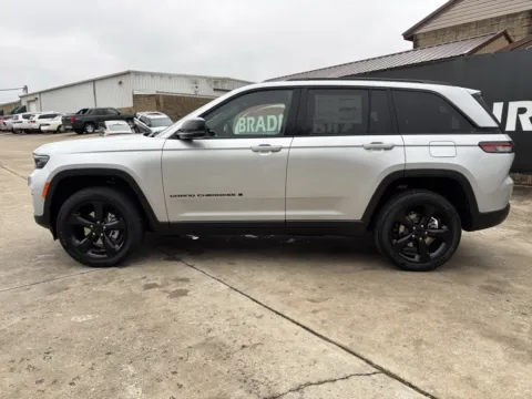 More photos of 2025 Jeep Grand Cherokee Altitude X at Braden Chrysler Dodge Jeep Ram, OH