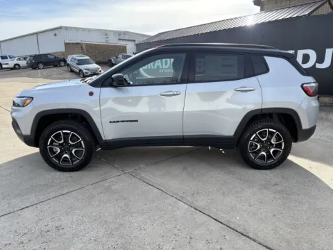 More photos of 2026 Jeep Compass Trailhawk at Braden Chrysler Dodge Jeep Ram, OH