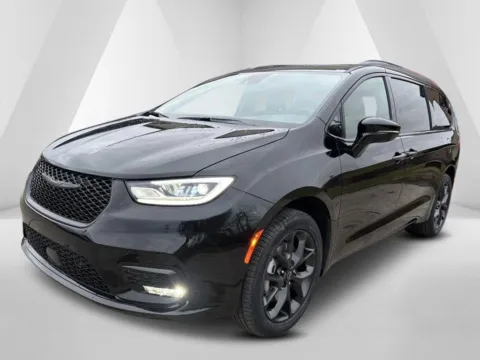 Another view of 2026 Chrysler Pacifica Select for sale in Gallipolis, OH at Braden Chrysler Dodge Jeep Ram