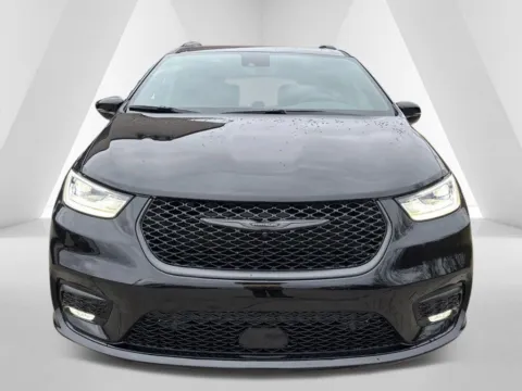 Photos of 2026 Chrysler Pacifica Select for sale in Gallipolis, OH at Braden Chrysler Dodge Jeep Ram