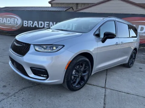 Another view of 2026 Chrysler Pacifica Select for sale in Gallipolis, OH at Braden Chrysler Dodge Jeep Ram