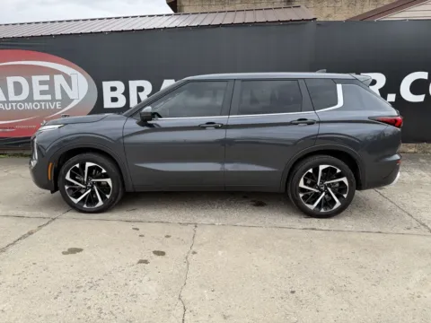 More photos of 2024 Mitsubishi Outlander SE at Braden Chrysler Dodge Jeep Ram, OH