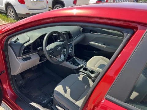 More photos of 2019 Hyundai Elantra SE at Braden Chrysler Dodge Jeep Ram, OH