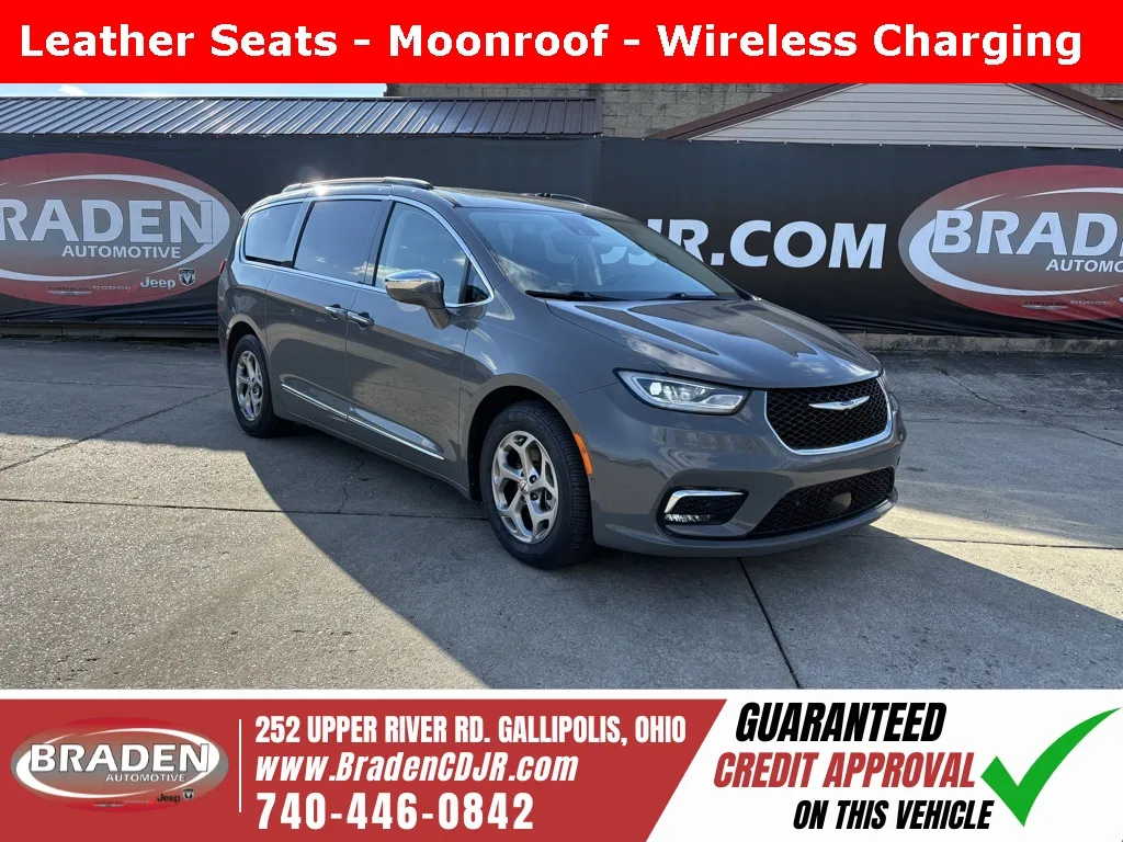 2022 Chrysler Pacifica Limited's photo