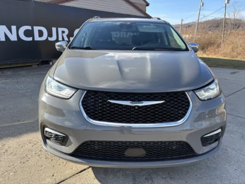 Photos of 2022 Chrysler Pacifica Limited for sale in Gallipolis, OH at Braden Chrysler Dodge Jeep Ram