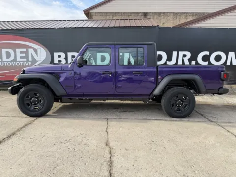 More photos of 2026 Jeep Gladiator Sport at Braden Chrysler Dodge Jeep Ram, OH