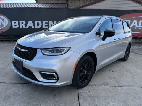 Another view of 2024 Chrysler Pacifica Touring L for sale in Gallipolis, OH at Braden Chrysler Dodge Jeep Ram