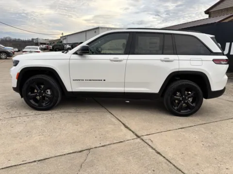 More photos of 2025 Jeep Grand Cherokee Limited at Braden Chrysler Dodge Jeep Ram, OH