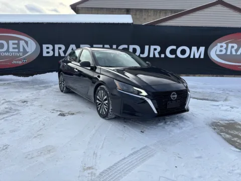 Black 2024 Nissan Altima 2.5 SV for sale in Gallipolis, OH