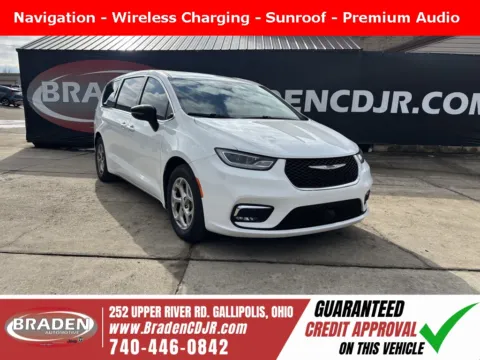White 2024 Chrysler Pacifica Limited for sale in Gallipolis, OH